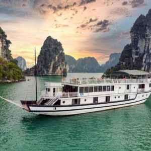 Tour Du Thuyền Sunlight Legend Cruise 2 Ngày 1 Đêm